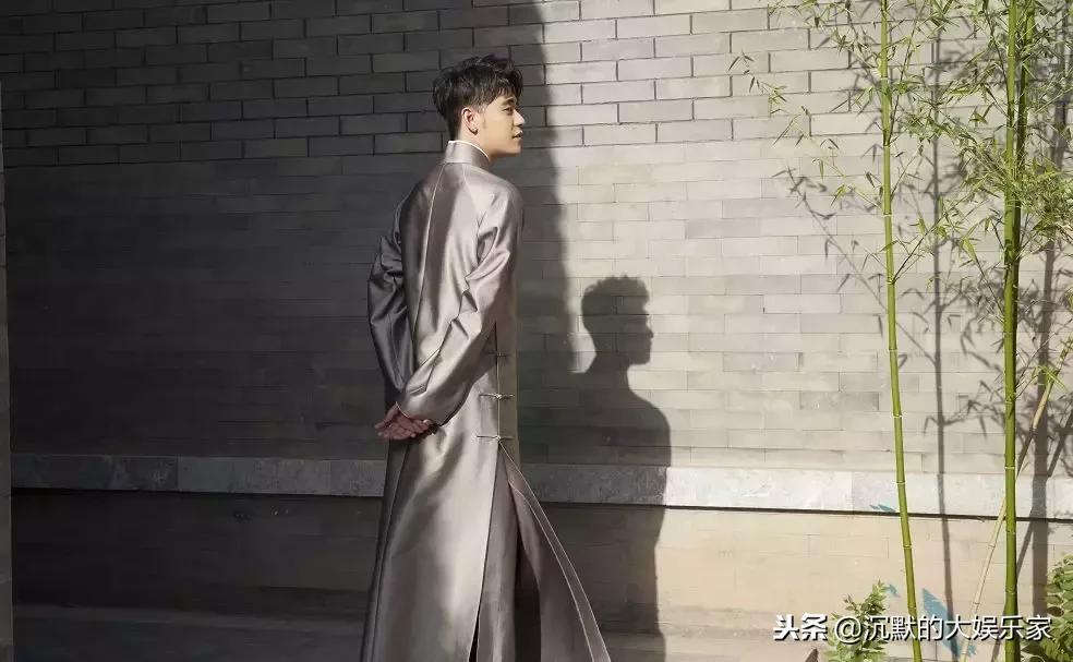 德云社相声高清完整版张云雷北京,张云雷从南京十米高台掉落