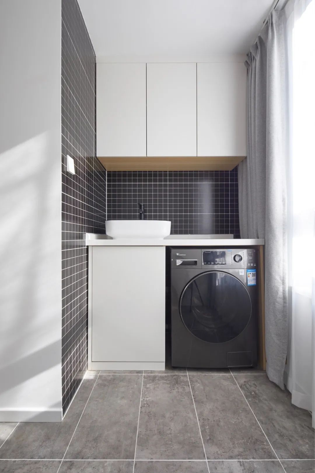 黑白灰现代简约风格铺什么地砖,简约式最流行灰色地砖