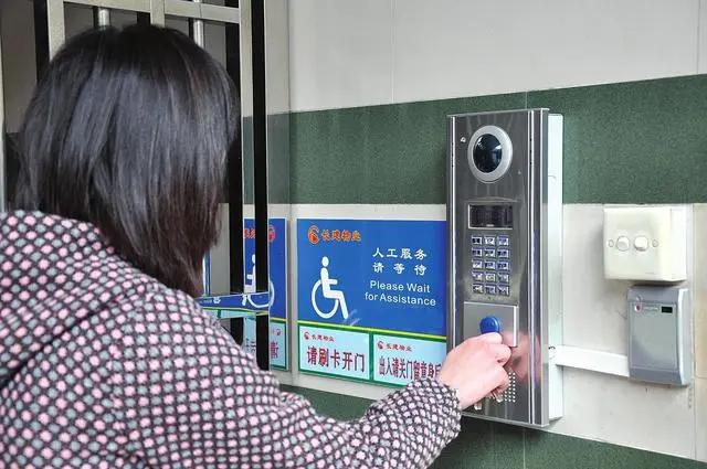 楼宇对讲安装教程视频,楼宇对讲机家里的怎么安装