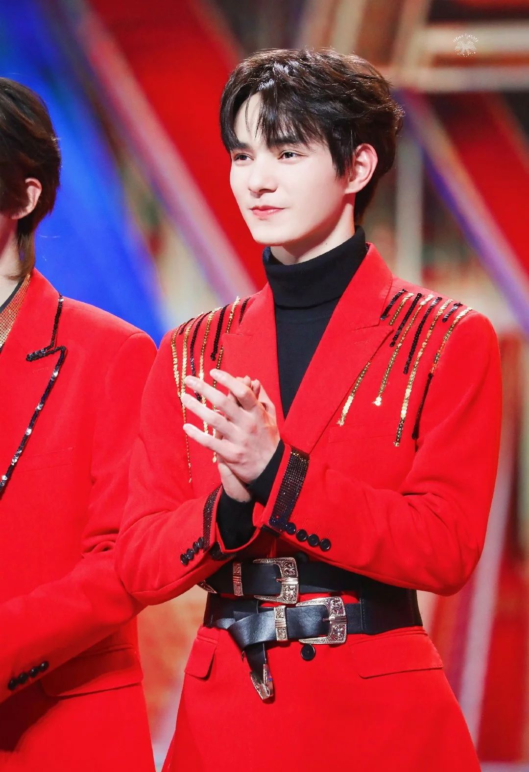 一起吃年夜饭看春晚,吃年夜饭看春晚的感受