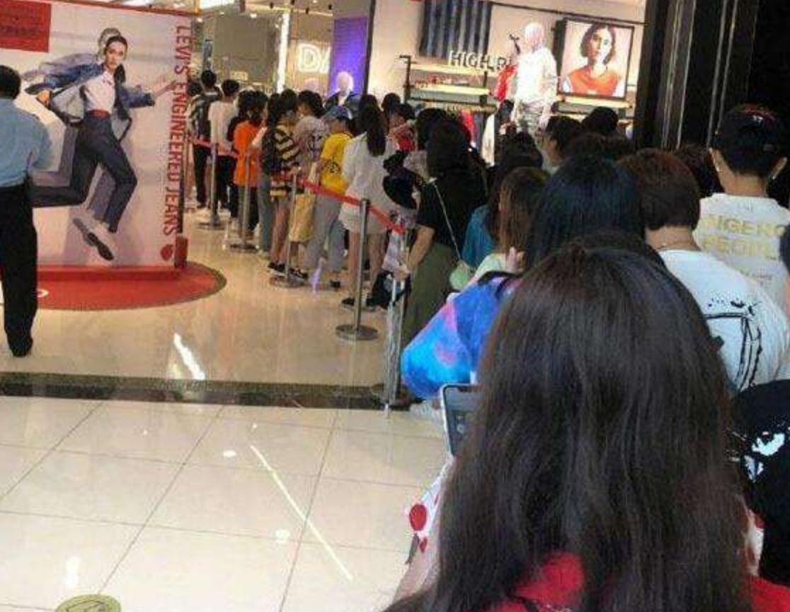 服装店3个月裂变5万名会员，老板净赚90万，背后模式引发深思