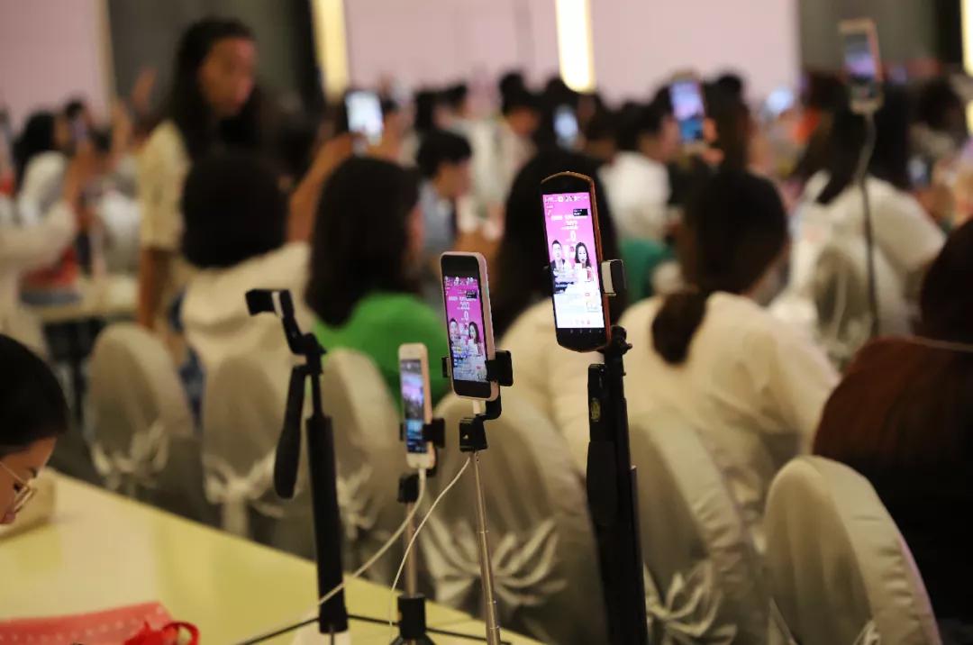 张庭带货单场销售额,张庭卖货最高纪录多少个亿