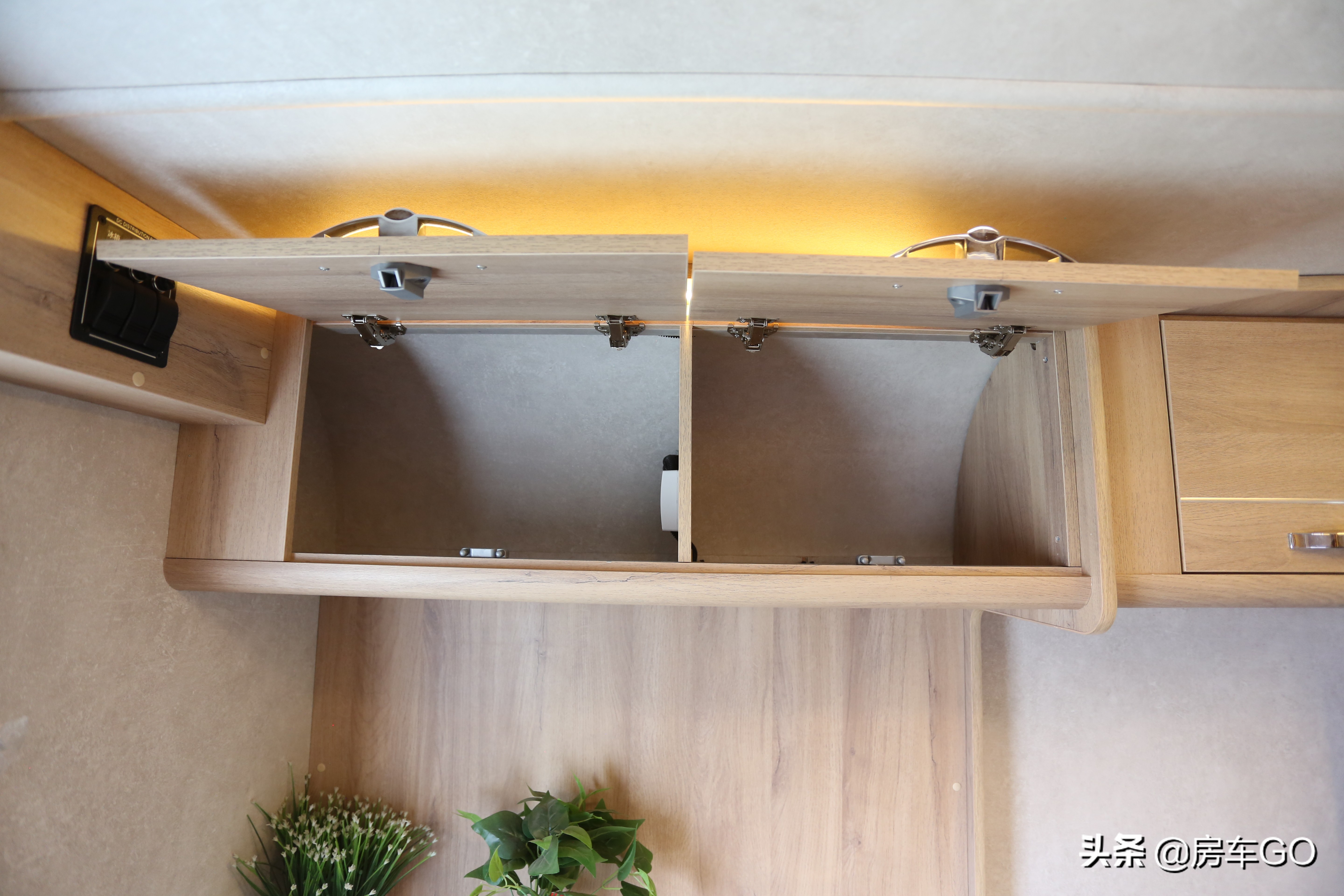 可以上蓝牌的拖挂房车,能住三人小型拖挂房车