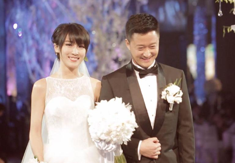 吴京的证件照是什么,吴京晒与郭帆结婚证p图