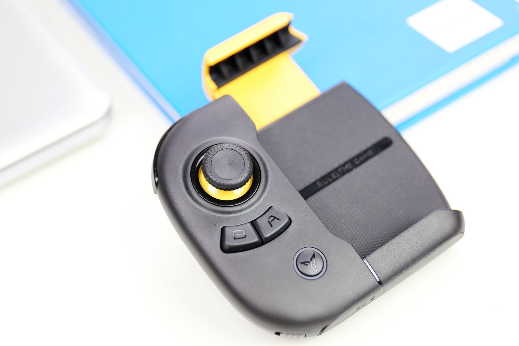 吃鸡用的游戏手柄使用的方法,用吃鸡手柄可以玩什么游戏