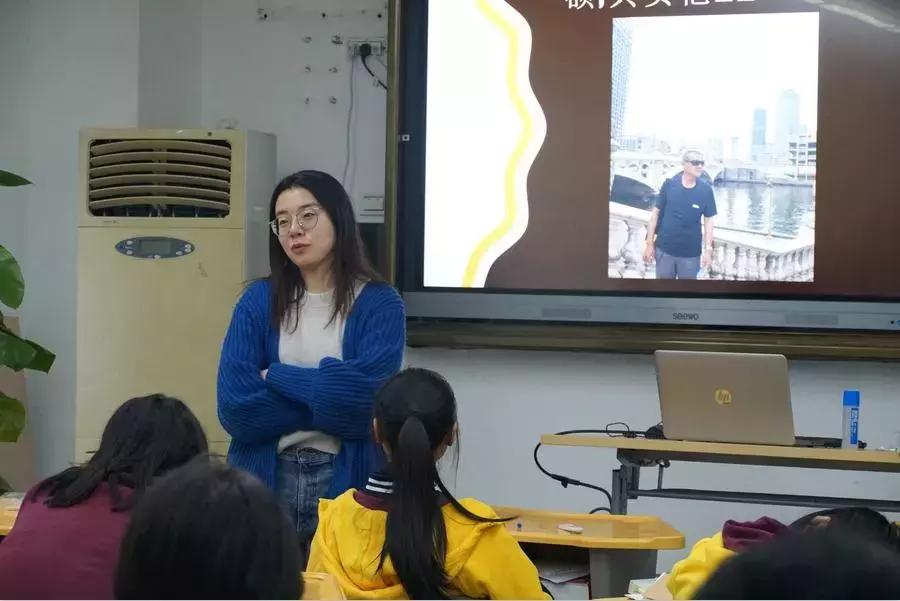 愿你被世界温柔以待——重庆八中国际部感恩节主题教育活动