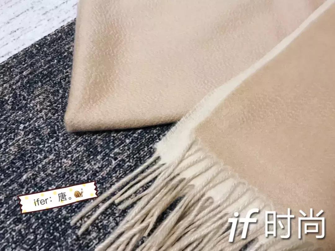 适合羽绒服显脸小围巾的系法,怎么给女生系围巾不会显脸小