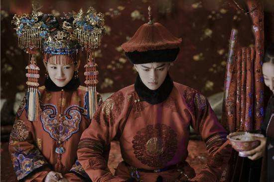 康熙的陵墓中为何葬了48名妃子,康熙的地宫葬了几位皇后