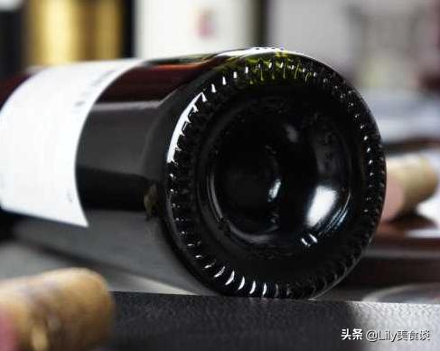 买红酒买多少钱的就不会是假的,进口红酒没有中文标签是不是假的