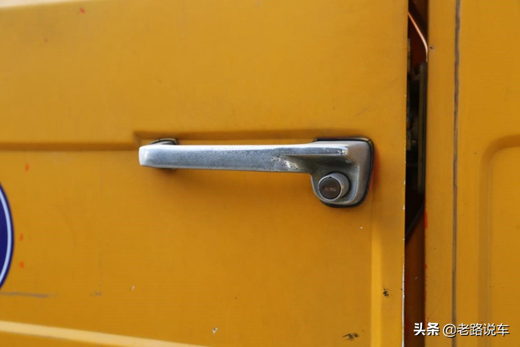 斯太尔血脉超级少见的黄河牌JN3261公铁两用卡车