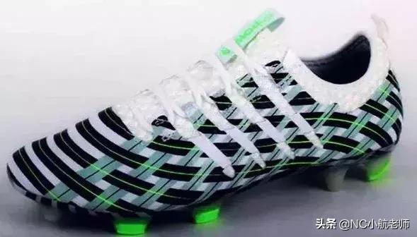 adidas停产款,adidas为什么有三个标志