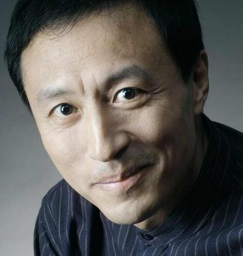 那个曾不理家人反对，毅然出国留学的王洛勇，如今去了哪里？