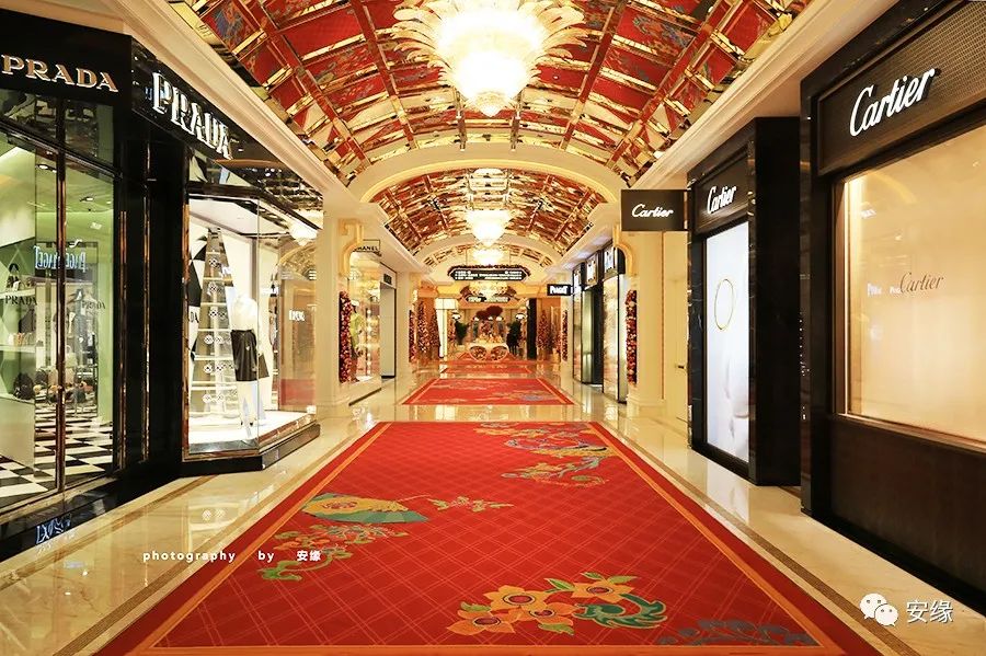 住进澳门的拉斯维加斯，打开“魔法盒”里活色生香的夜生活