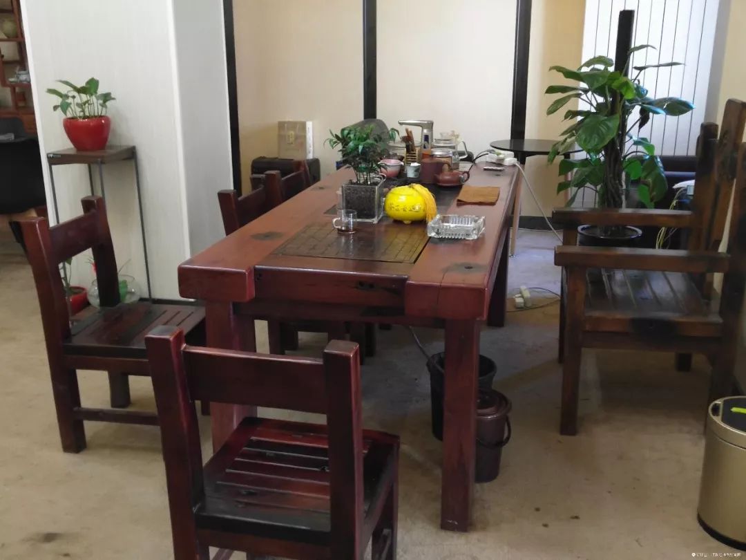 酒吧、超市展览馆这么Fashion的青城驿站，你还认为这只是厕所吗