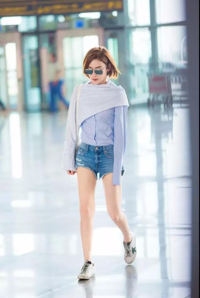 袁姗姗露肩黑蕾丝穿搭,袁姗姗短裤上衣