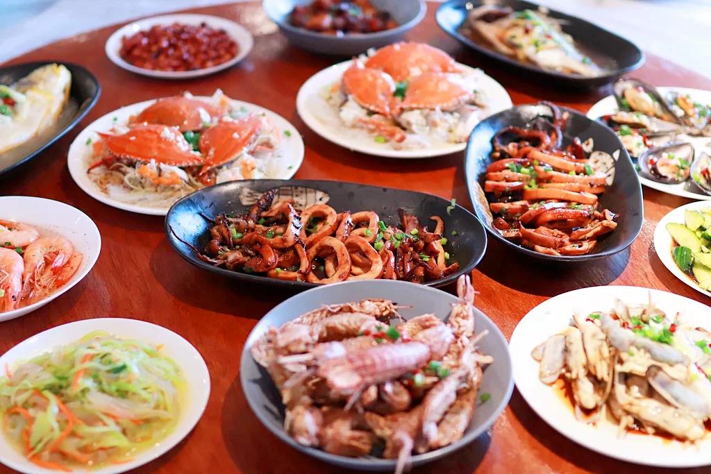 “海上小丽江”！这小城承包了海岛最美春色