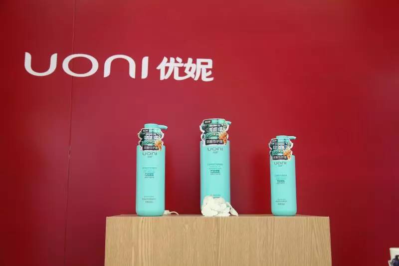 优妮弱酸新升级：震撼亮相美博会，展现高端洗护新风采