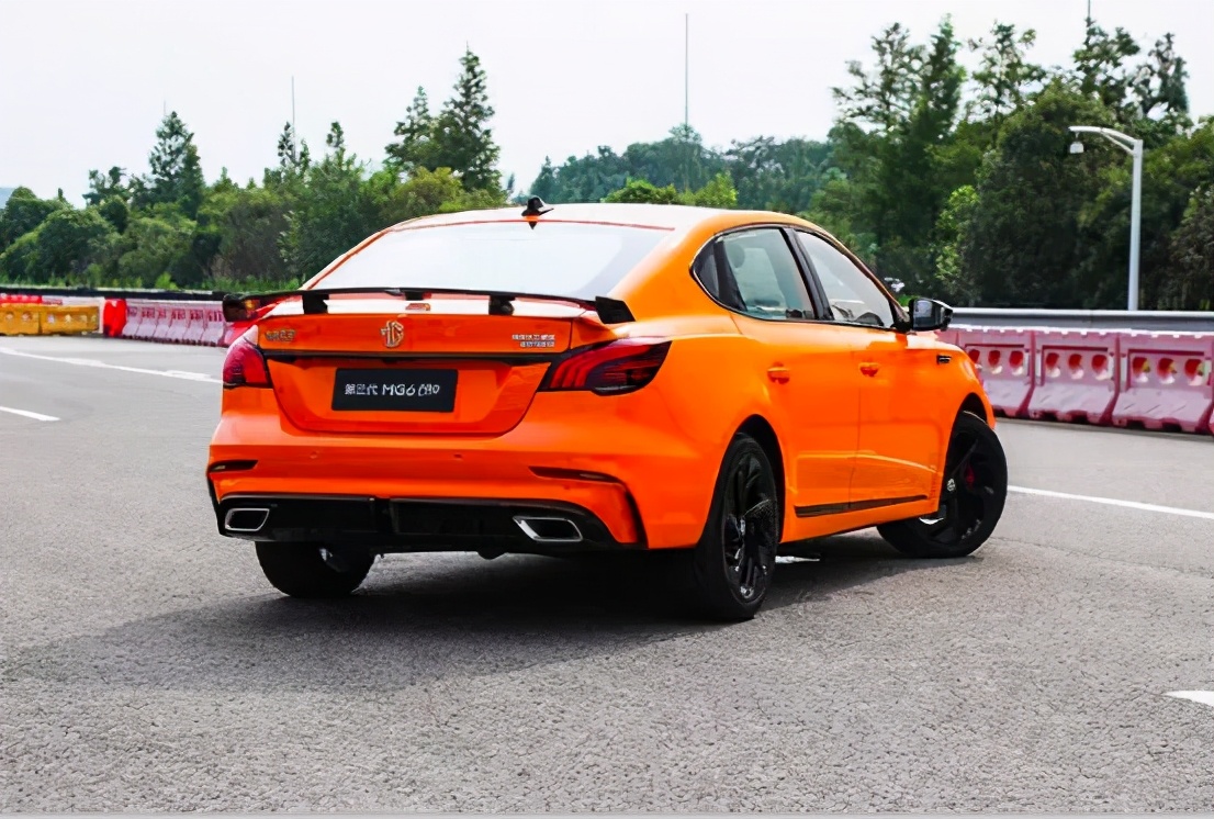 激进前卫全新mg6pro预告图发布,运动轿跑第三代mg6pro上市
