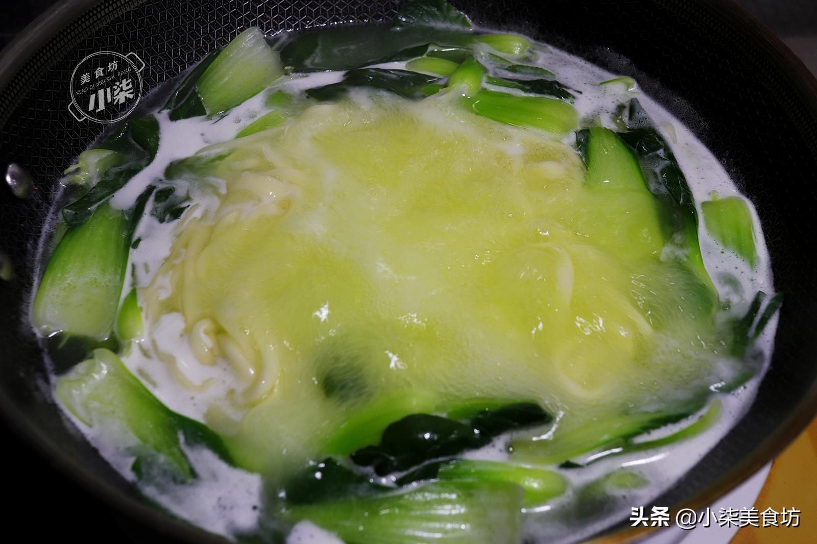 想吃牛肉面，教你自己在家做，面条筋道爽滑，这种做法实用靠谱