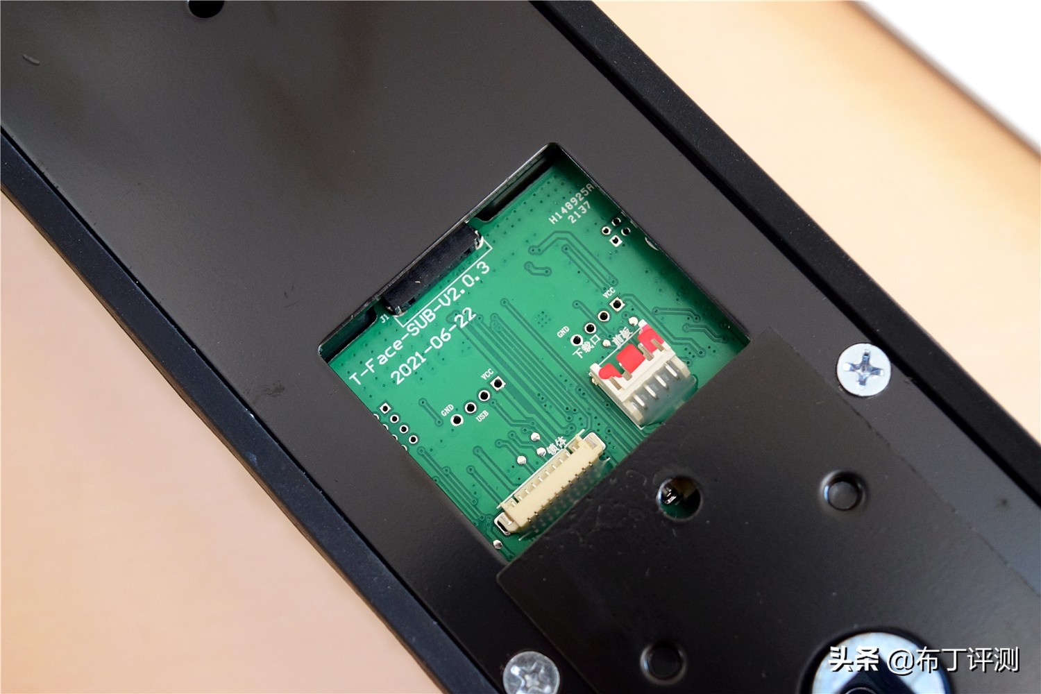 t11face智能门锁如何室内开门,开锁智能门锁