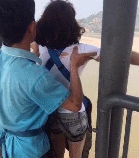 搞笑gif狗子我为这个家操碎了心,搞笑gif图片狗子都开始学坏了