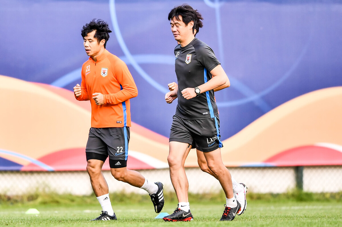 蒿俊闵三哥回家接地气,偶遇三哥蒿俊闵