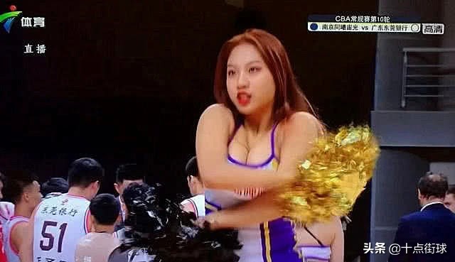 cba宣传的女拉拉队员,她是cba啦啦队领队
