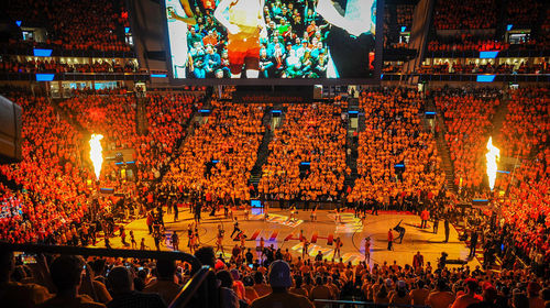 詹皇9年没在盐湖城赢球，魔鬼主场多恐怖？中国一主场海拔3658米