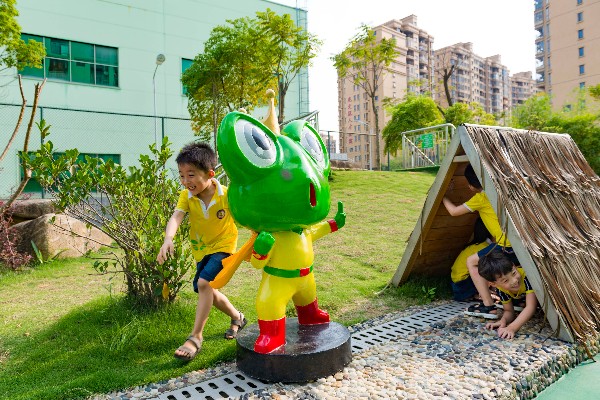 【大抓工业抓大工业】青蛙王子：25年，看“小青蛙”到“王子”的童话传奇蜕变