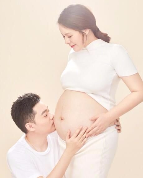 丁俊晖妻子的背影图片,丁俊晖妻子近照