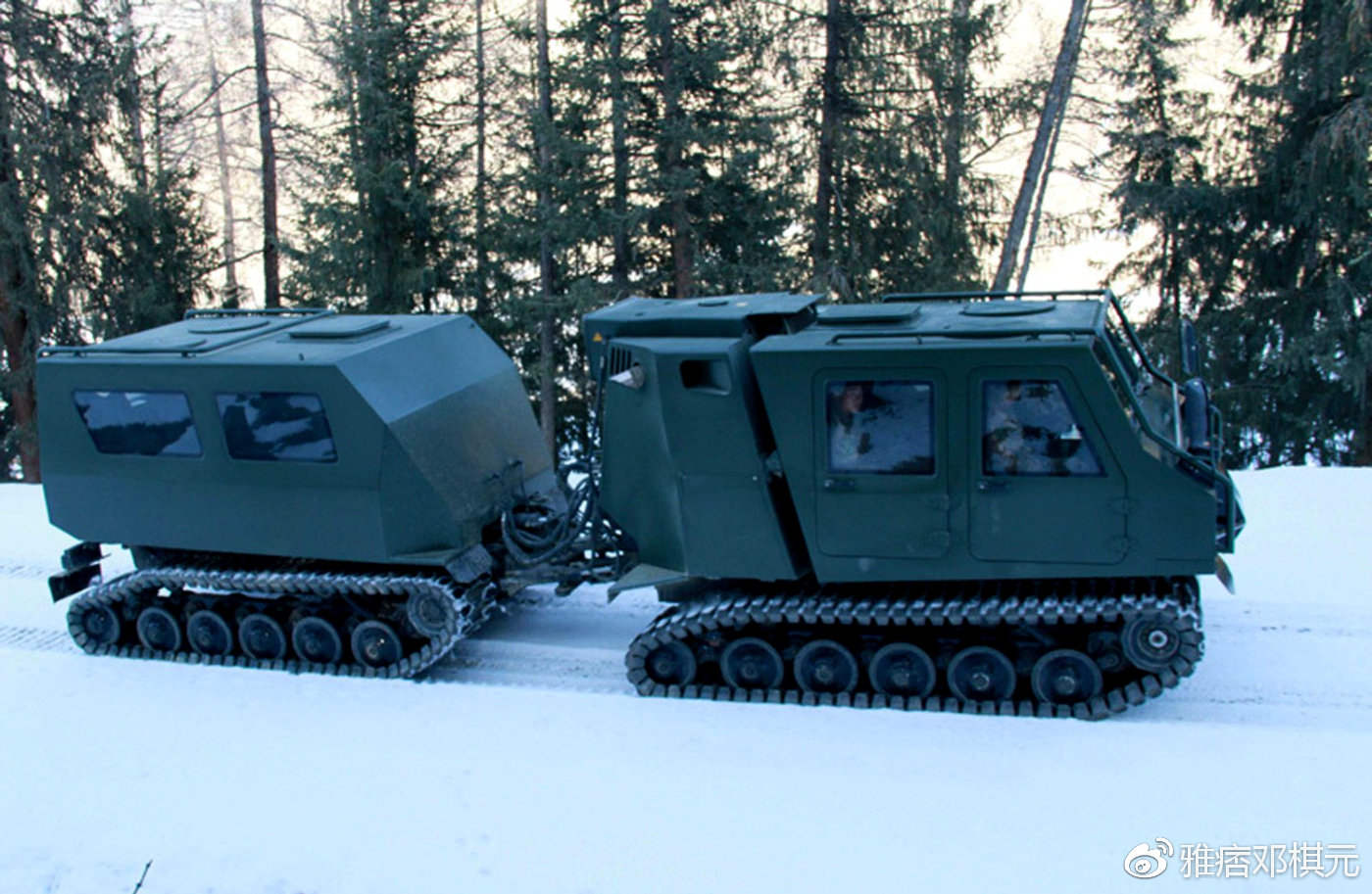 铰接式履带全地形车,中国最新款蟒式履带军用全地形车