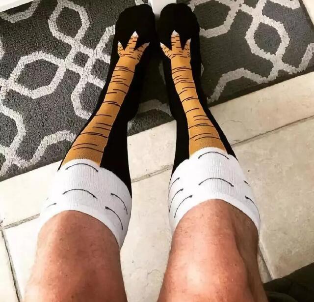 居然用青蛙来夹耳朵，洞洞鞋耳环还卖断货！有想买的欲望吗？