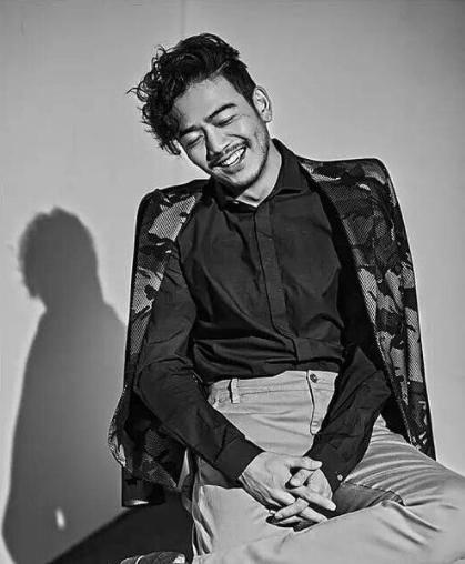 杨烁为什么这几年不红了,杨烁为什么突然不红了