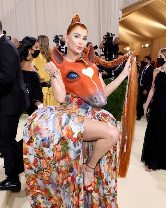 谷爱凌metgala红毯2021,红毯经典造型metgala
