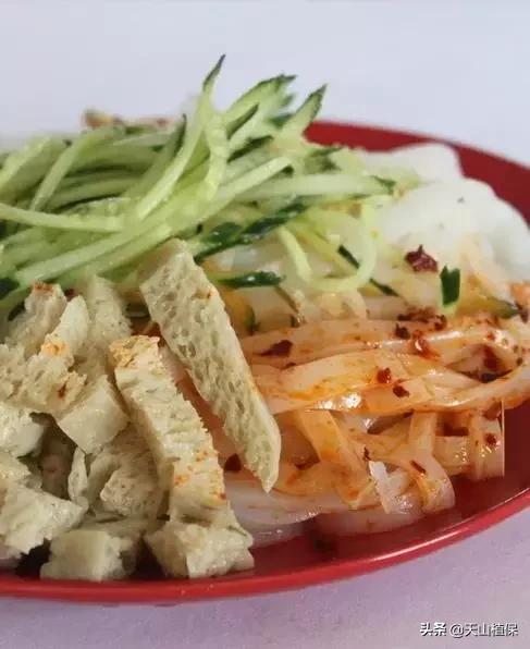 新疆凉皮子的制作方法教程,水晶凉皮和绿豆凉皮子的做法