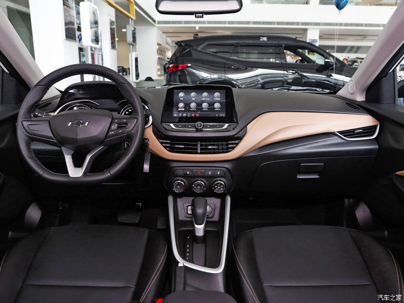 雪佛兰科沃兹和大众朗逸哪个省油,雪佛兰科沃兹极具性价比你喜欢吗