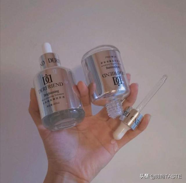 精华液跟精华水哪个能直接涂,精华液有必要涂抹吗