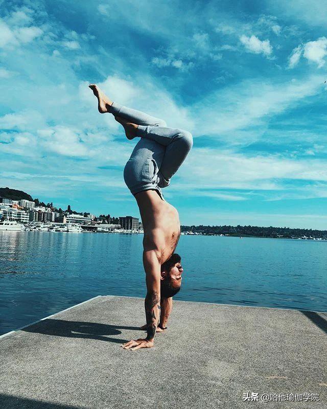 瑜伽初级能量流,适合女生日常锻炼的瑜伽