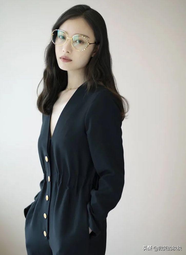 张雨绮穿的黑连体衣,张雨绮的无痕裤