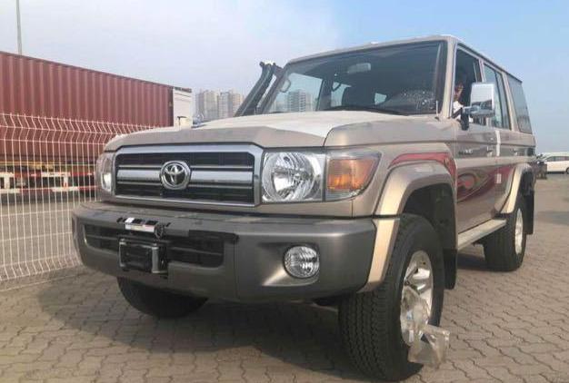 越野圈公认的三款老炮车型，手动挡、手摇窗、手摇发动，212上榜