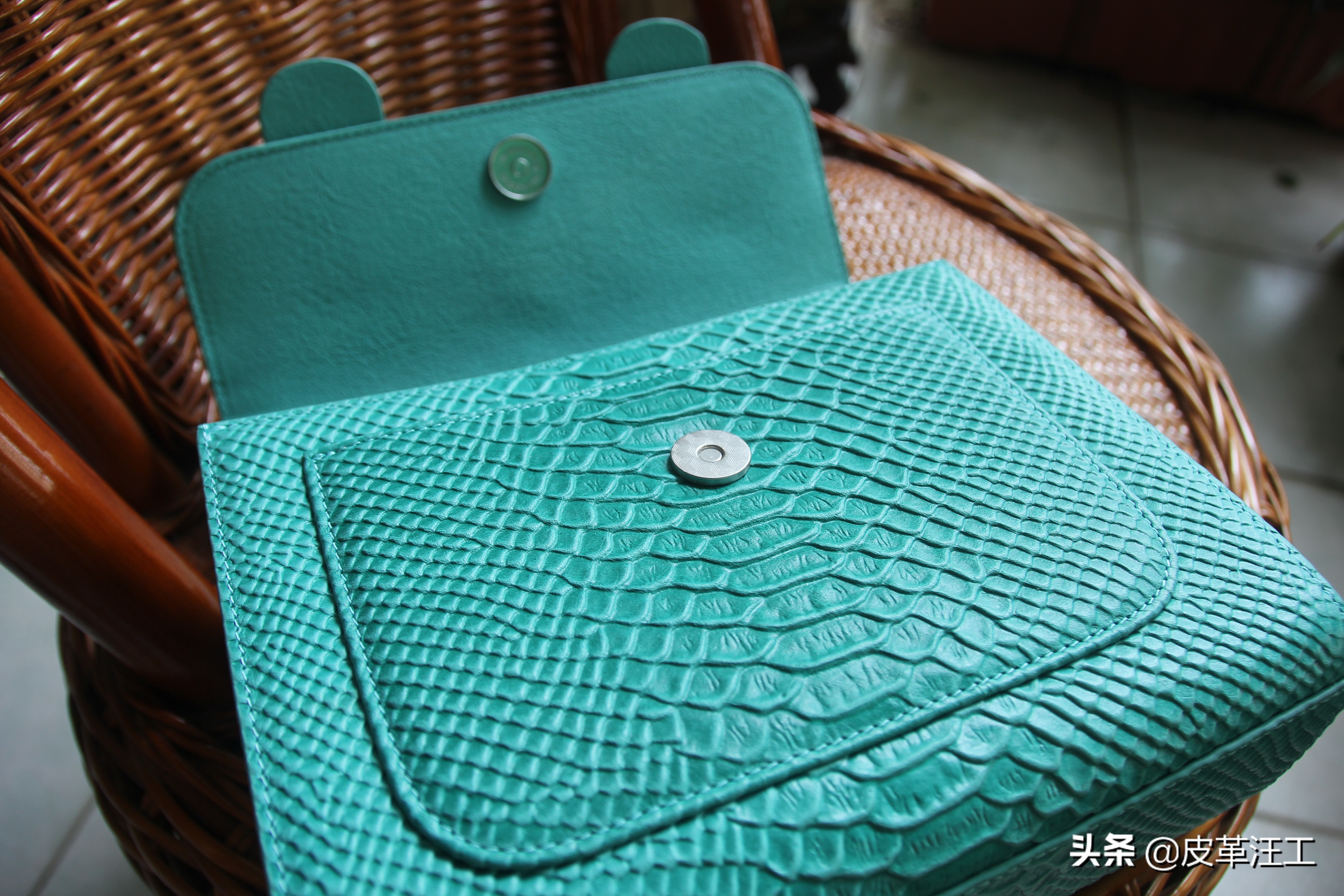 官方正品牛皮女包秋冬百搭款,各种蛇纹真皮气质女包