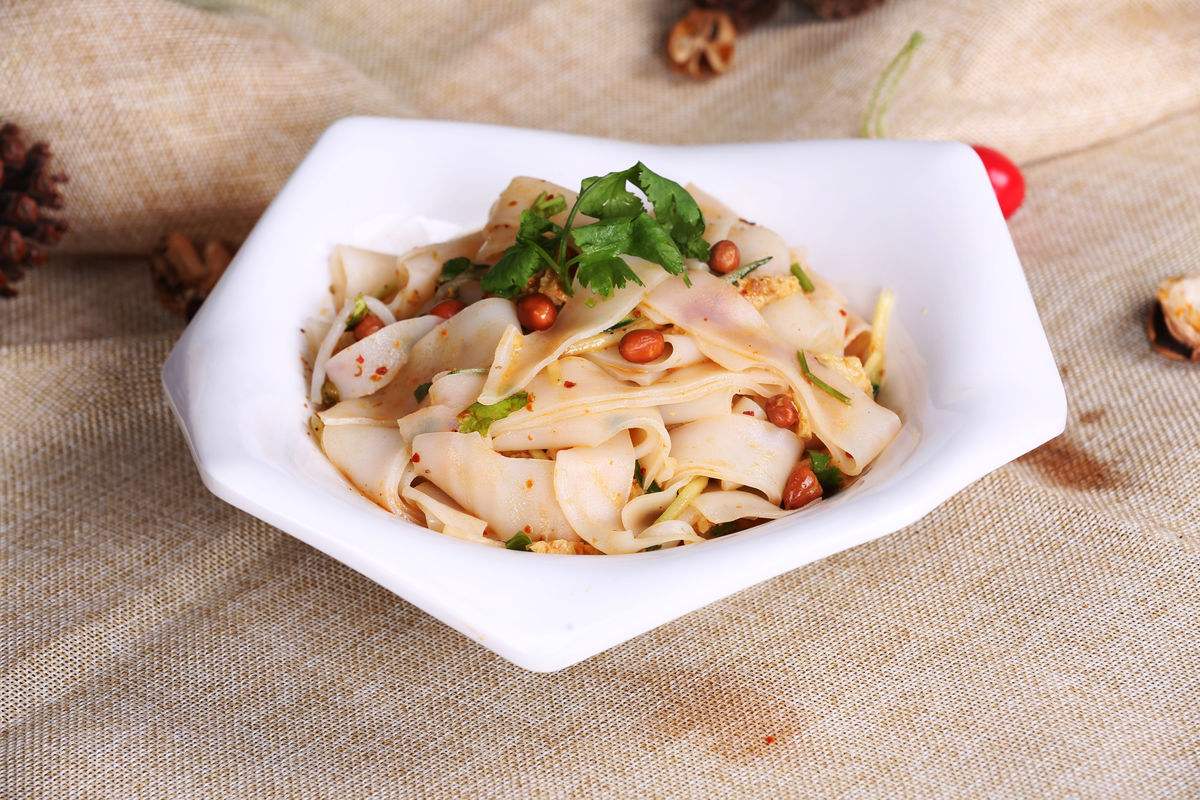 最戒不掉的脏小吃凉皮,学生戒不掉的4种凉皮