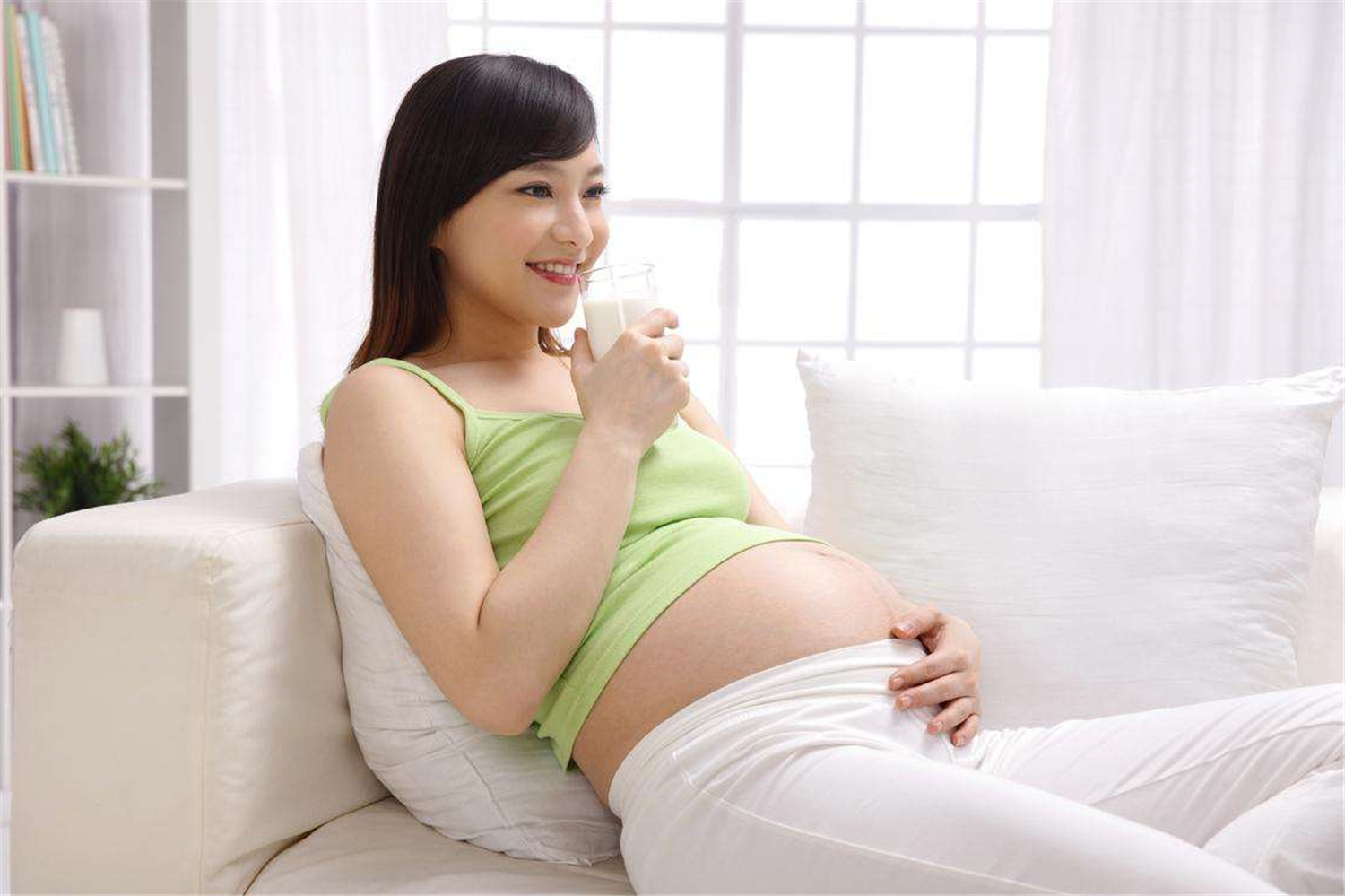 怀孕喝牛奶还是豆浆,怀孕了能喝黄豆和花生打的豆浆吗