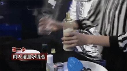 干燥剂遇水爆炸眼睛,干燥剂爆炸伤到眼睛的视频