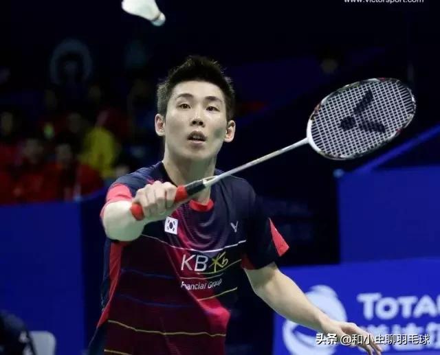 羽毛球如何确认击球点和击球时机,怎样解决羽毛球击球点靠后的问题