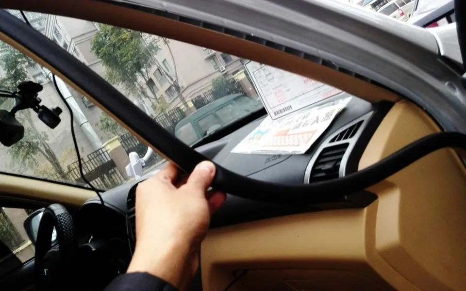 怎样安装行车记录仪才不会被扣分,刚装的行车记录仪就被扣了12分