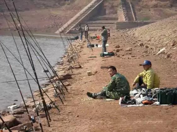 海竿钓法的意义,海竿反底钓法的优点和缺点是什么