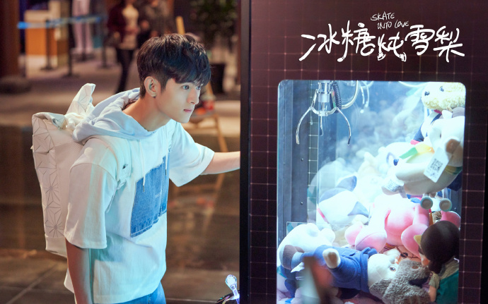 胡一天陈钰琪新剧连麦直播,胡一天陈钰琪开机路透