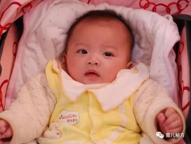 孩子睡觉三个现象家长要注意了,小孩睡觉晚了会发生什么症状