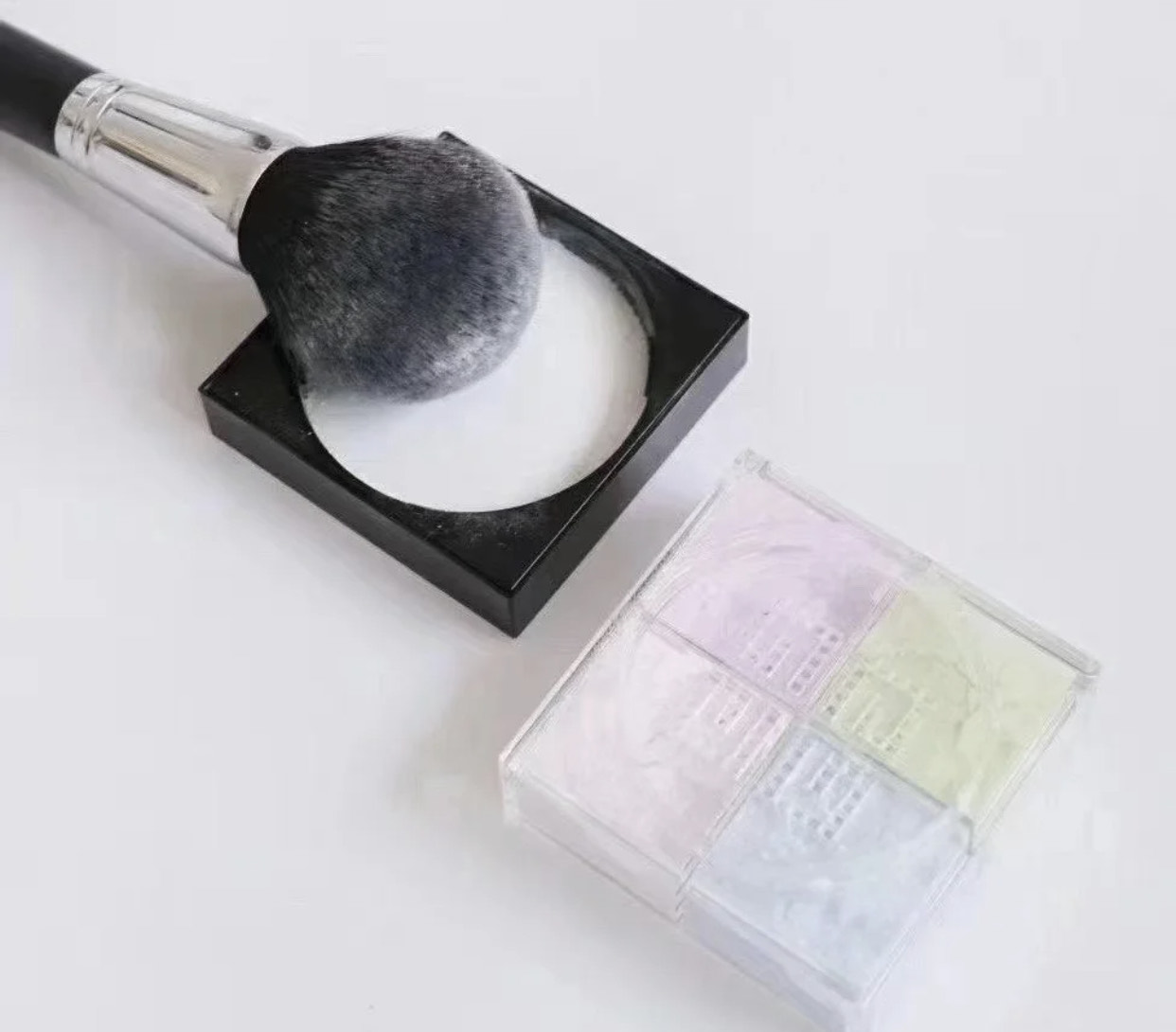 黛珂散粉适合混合皮偏干偏黄吗,黛珂散粉混干皮用哪个色号适合